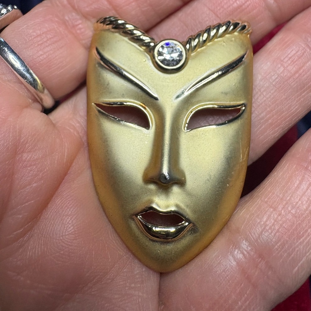Brooch Mardi Gras Mask Gold Rhinestone Vintage Pin - Picture 4 of 5